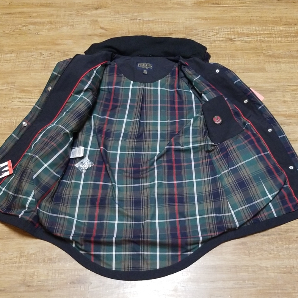 Pendleton rain coat - Picture 3 of 8